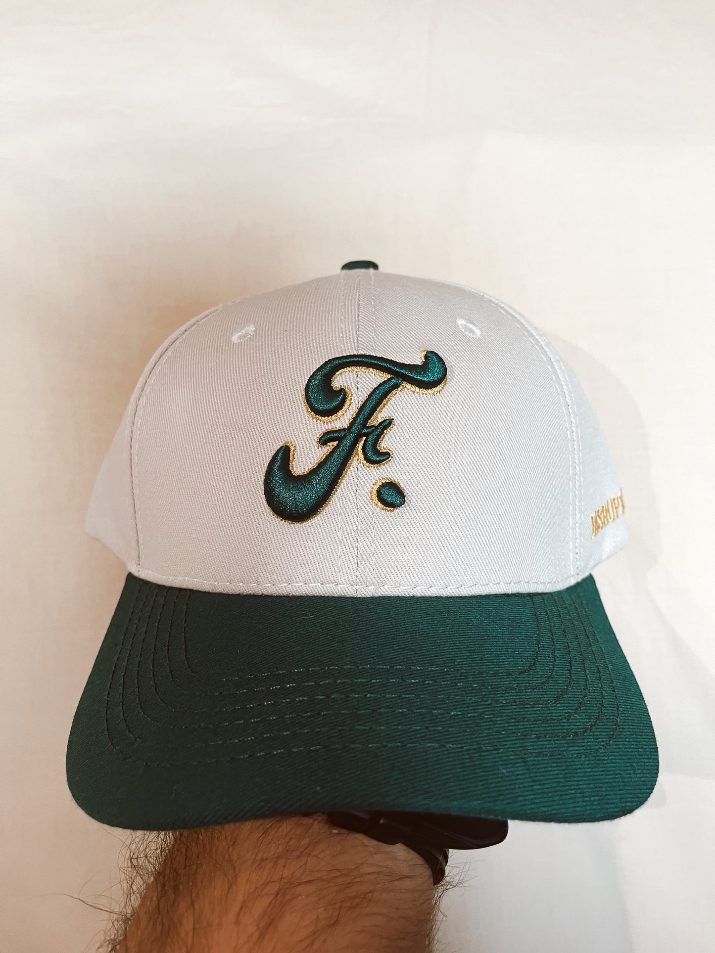 Gorra Faith "F"