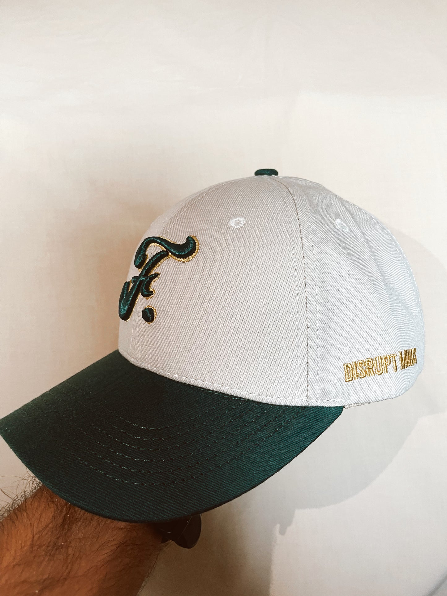 Gorra Faith "F"